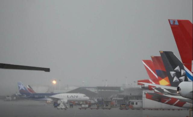 受强降雨和雷暴天气影响 哥伦比亚首都机场暂停运营