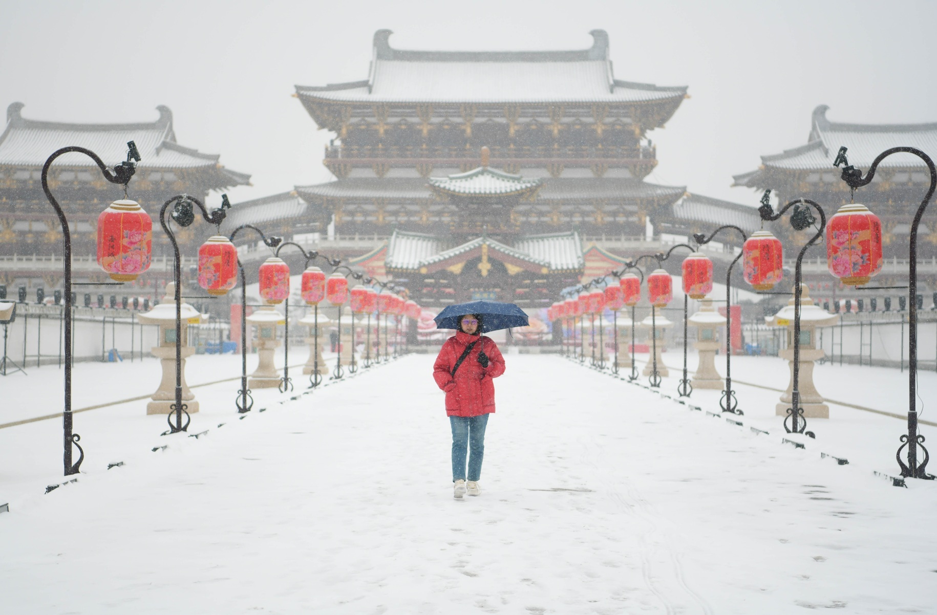 局地特大暴雪，气温骤降16℃！下半年首场寒潮来袭！气象部门紧急提醒